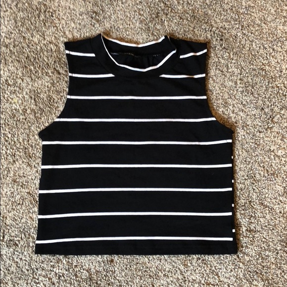 SHEIN crop top - Picture 1 of 7